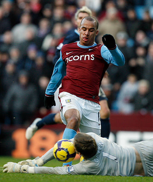 两端表现至 两端表现至