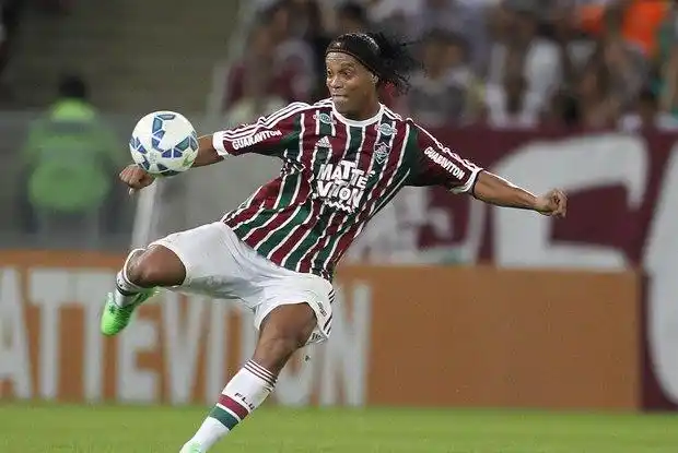 名年轻且充 名年轻且充