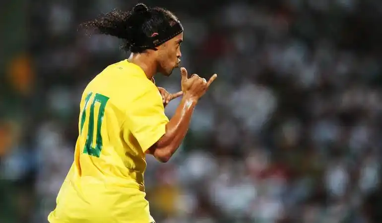 呈现得淋漓 呈现得淋漓